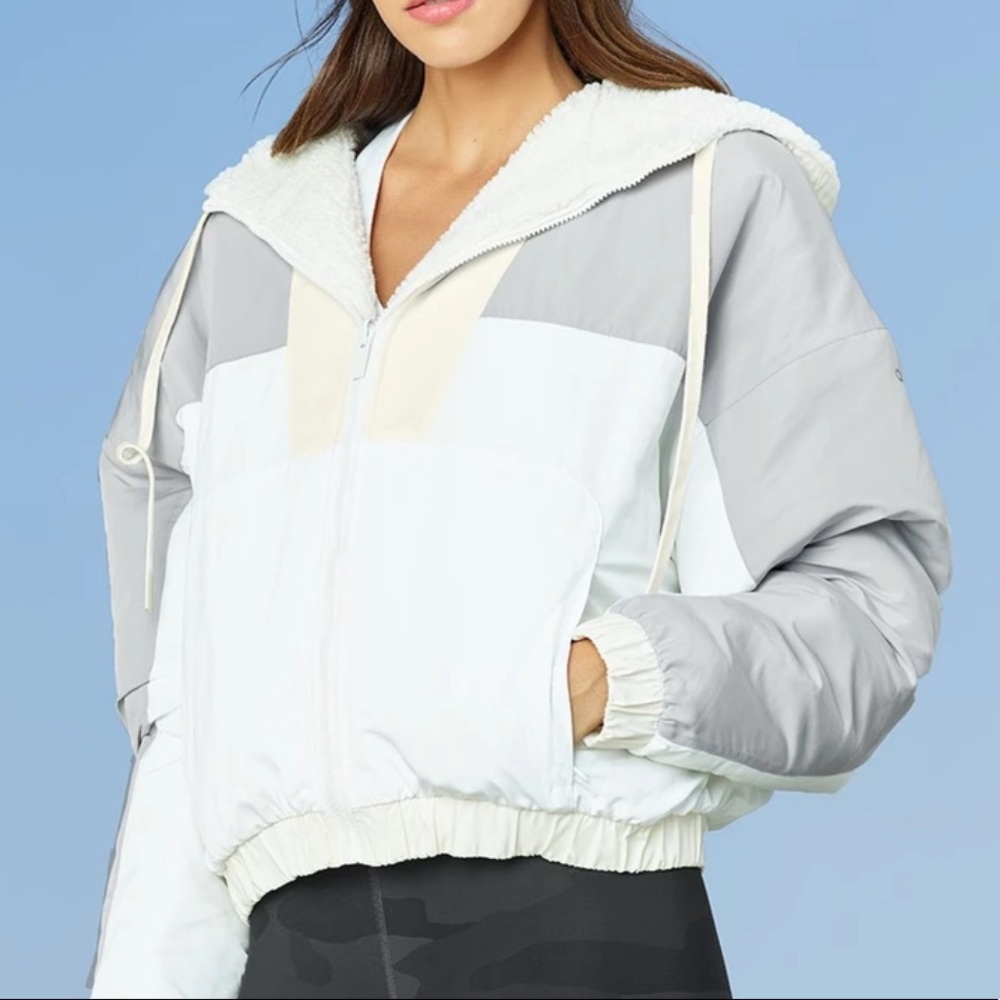 Alo Yoga Duality Reversible Sherpa Jacket